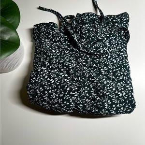 Emerald green puff sleeve crop top